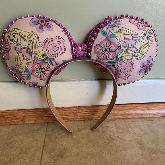 Minnie Mouse Ears - Picture 3 of 3